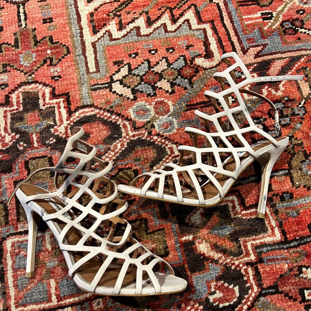 STEVE MADDEN Laser Cut Heels
